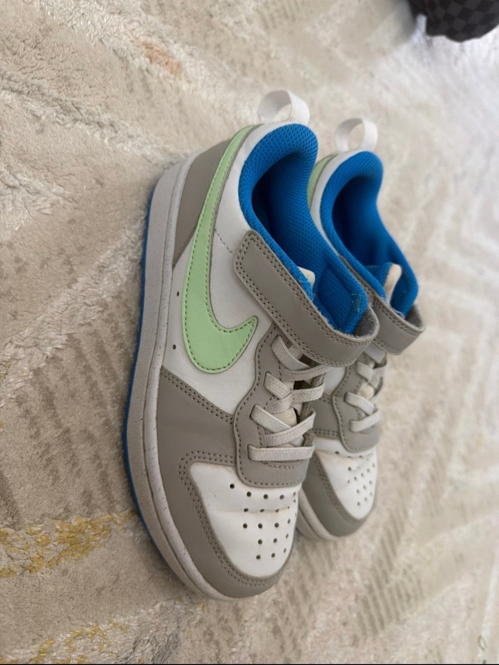 Nike Kids White, Gray & Mint Low-Top Sneakers with Blue Lining